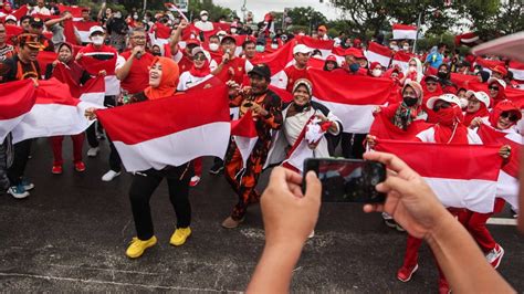 Lirik Lagu Bendera Merah Putih Ciptaan Ibu Sud dan Maknanya .